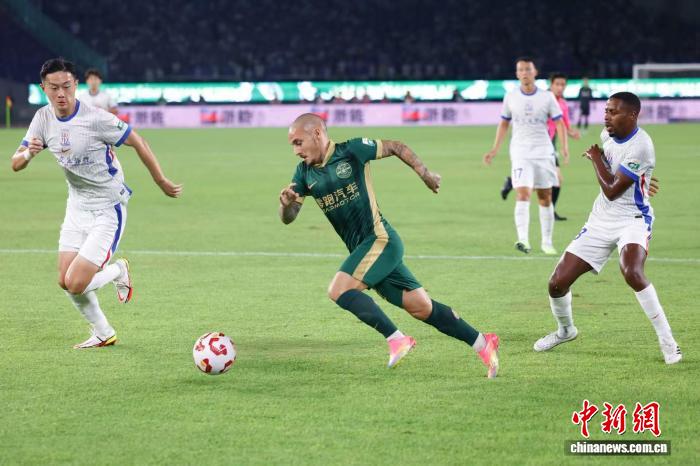 中超第21轮上海申花客平绿城 路易斯倒钩击中横