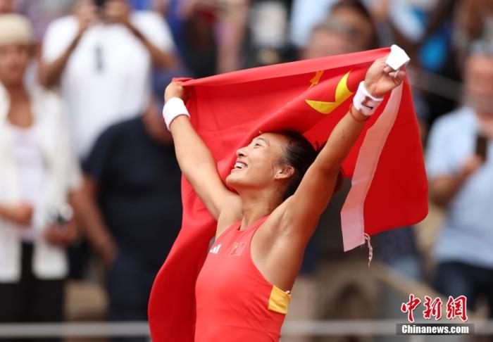 当命运不站在我这边时，我就不相信它——郑钦