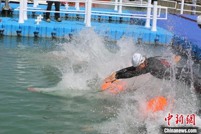 2023黄河溯源铁人三项赛在青海尖扎开赛 多国选手