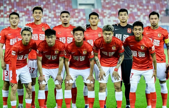 恒大足校冲击中乙目标 青训成果引关注