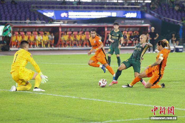 浙江绿城逆转云南玉昆 米特里策梅开二度助队登