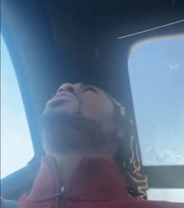 芝加哥公牛裁掉艾维：言论争议与心理健康危机