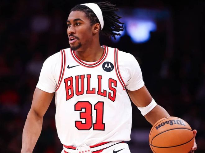 芝加哥公牛裁掉艾维：言论争议与心理健康危机