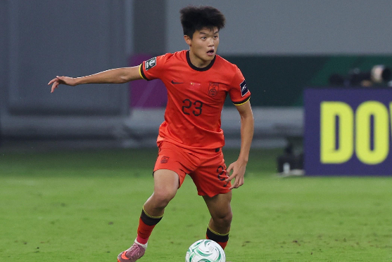 上海海港客场战平山东泰山 杨希攻防俱佳成关键